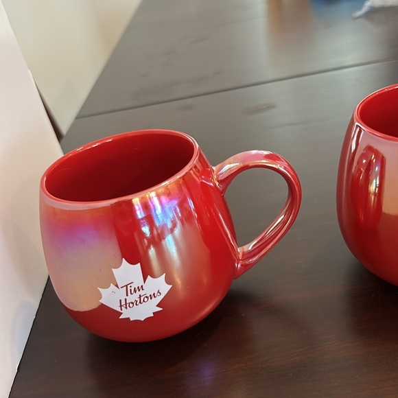 TIM HORTONS Red Luster Iridescent Maple Leaf Coffee Tea Mugs, Set of 2 - Picture 4 of 14